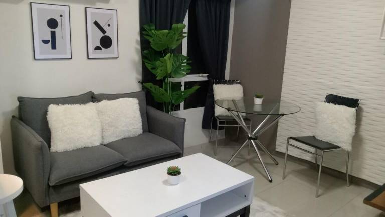 A2J Luxury BGC 2BR Loft Near Malls, Burgos Circle — photo 2