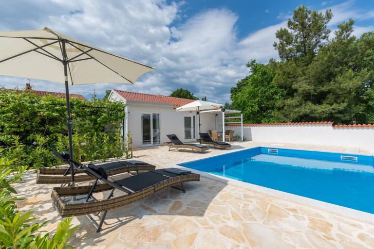 Beautiful house with barbecue, yard & private pool | Dogs allowed — photo 5