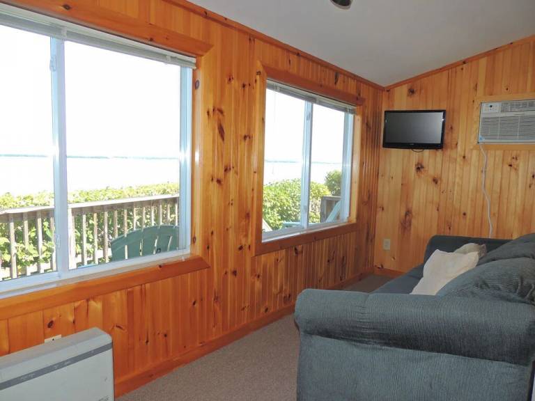 Cabin  Cape Vincent