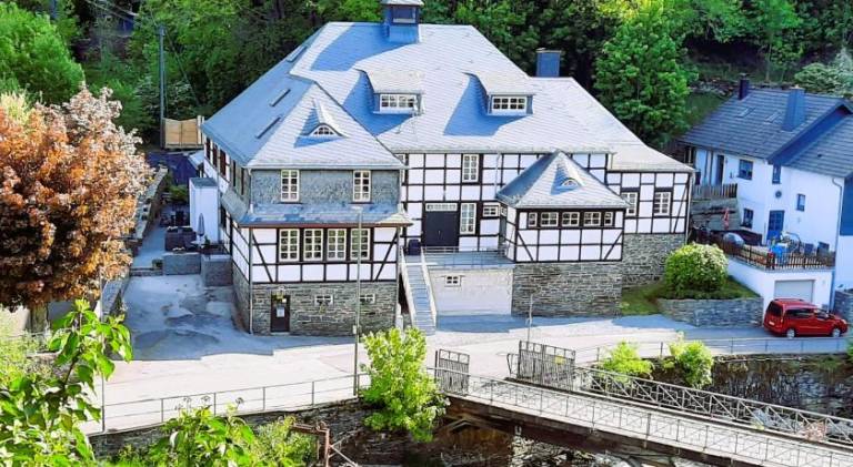 Apartment with BBQ & patio in Monschau