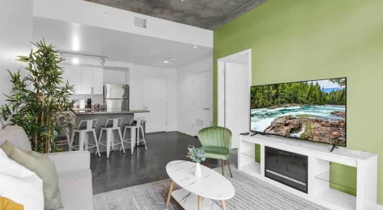 Apartment with pool — photo 2