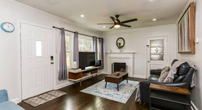 House with 2 rooms for 4 persons in Decatur, GA