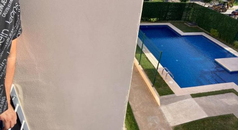 Apartment with pool — photo 4
