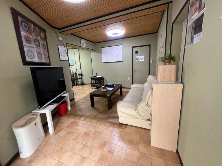 House with 2 rooms for 10 persons in Osaka