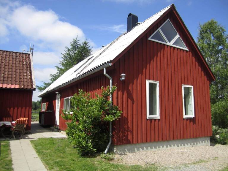 Vacation home with barbeque, yard & patio — photo 2