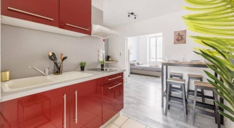 Apartment with 1 room for 4 persons in Montlucon
