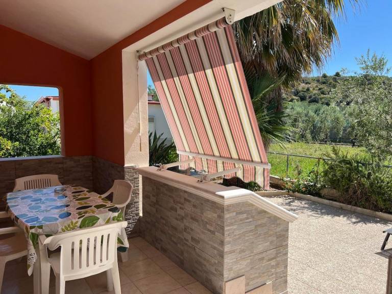Villa with barbecue — photo 3