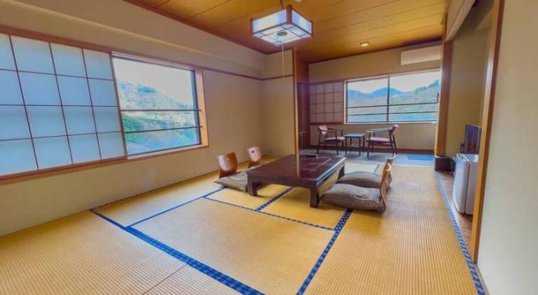 House with jacuzzi — photo 3