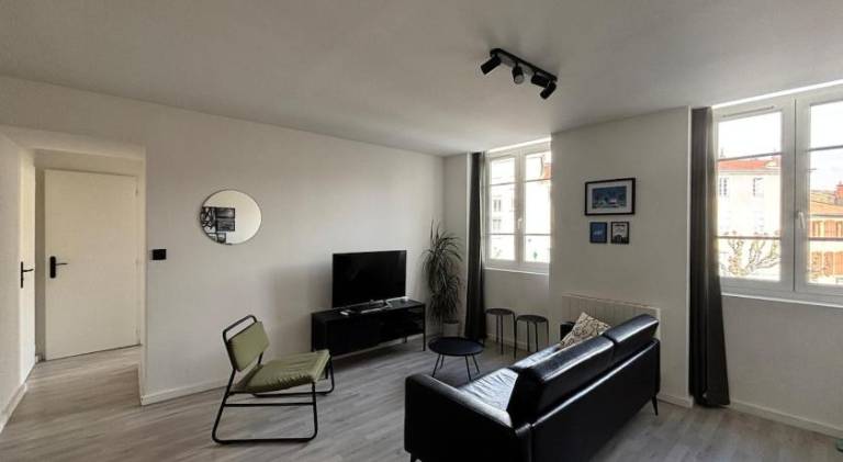Pleasant apartment | Dogs allowed in Bourg-les-Valence