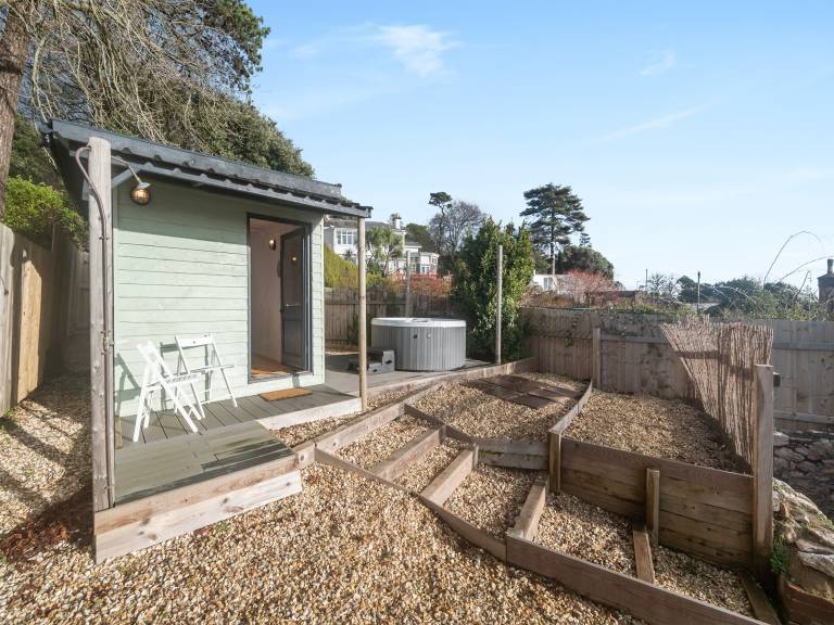 Cottage with garden & jacuzzi | Sea view — photo 2