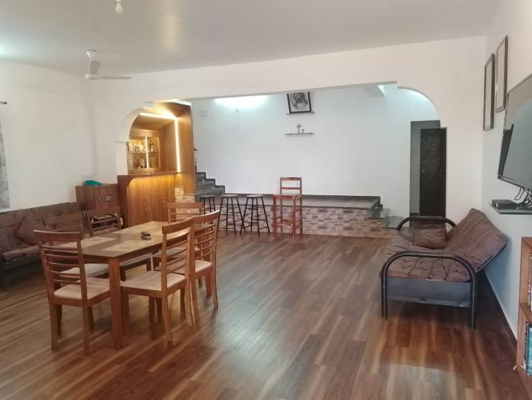 Villa with barbecue, yard & pool | Pet-friendly — photo 2