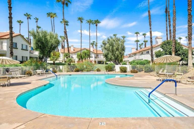 Apartment  Palm Desert