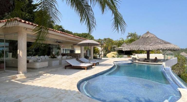 Villa with pool — photo 3