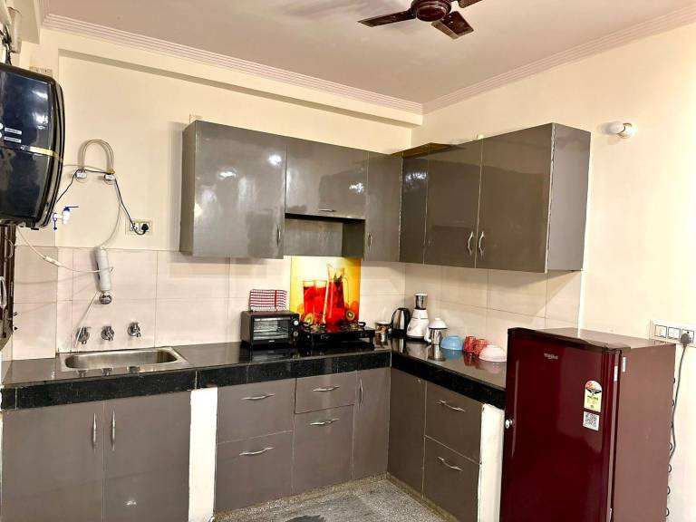 Airport, 1 BHK, Wifii fully private, cozy, Netflix — photo 4