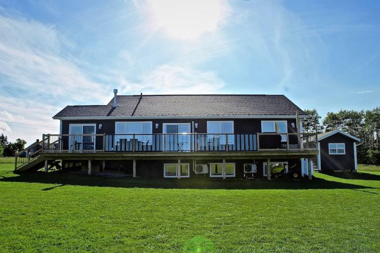 House Brackley Beach