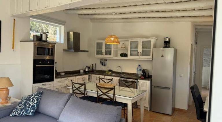 Vacation home with barbecue, terrace & yard | Good for workation — photo 2