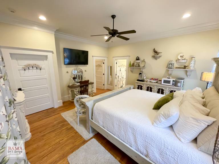 Magnolia Family Suite - Bama Bed and Breakfast — photo 3
