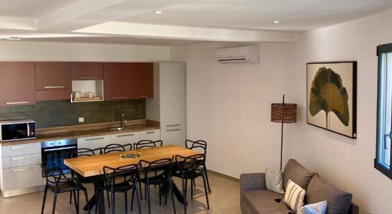 Beautiful serviced apartment with terrace & garden | Pet-friendly — photo 3