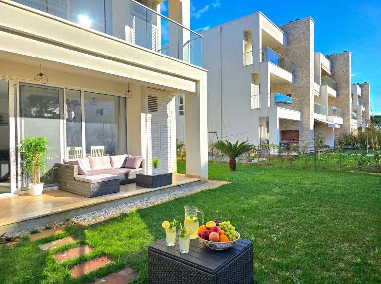 Ferienwohnung Plazhi San Pietro