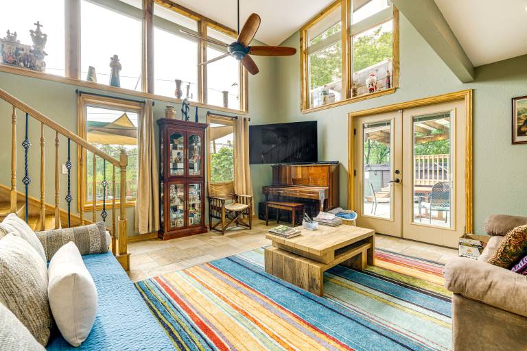 5BR SoCo Austin Retreat w Swim Spa & Sauna