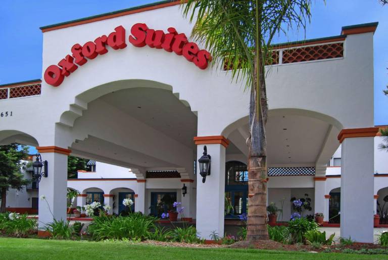 Oxford Suites Pismo Beach in Arroyo Grande, CA