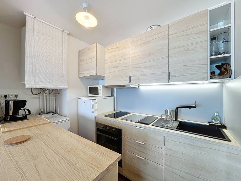 1BR in Carnon - Sleeps 4 - Near Beach and Shops - TV, Washing Machine, Dishwasher, Parking — photo 5