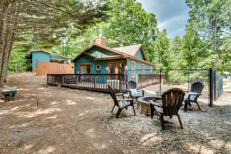 Dock & Hot Tub at Fair Play Hideaway! — photo 3