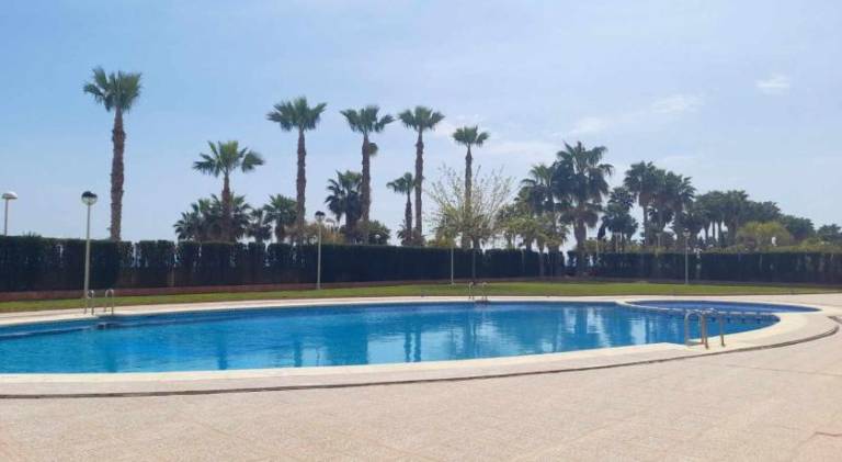 Fully equipped lovely apartment with pool, patio & yard | Beach nearby | Pets allowed — photo 5