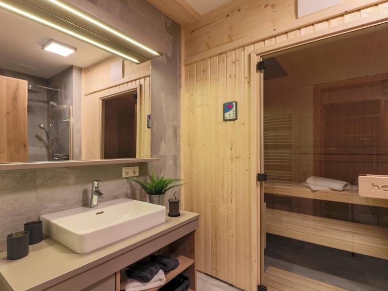 Apartment with sauna & patio — photo 4