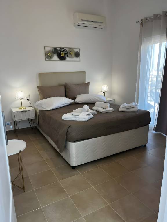 Village Suite 101 Apartment: Shared Pool & Terraces with Views — photo 3