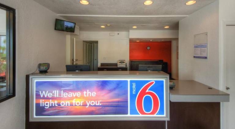 Motel 6 Bradenton, FL — photo 3