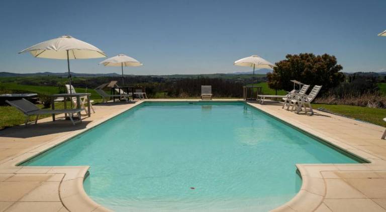 Ample holiday apartment with jacuzzi, yard & terrace | Good for workation | Dogs allowed — photo 4