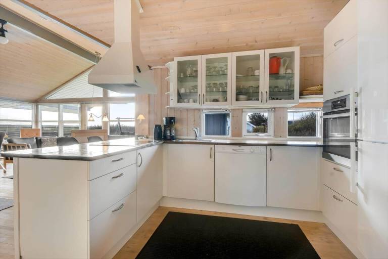 House with sauna, grill & terrace | Lake view — photo 2