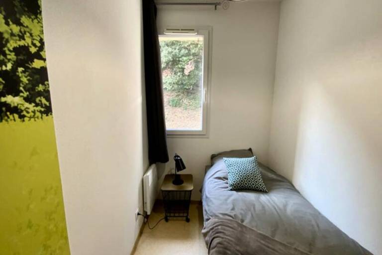 Apartment with pool — photo 5