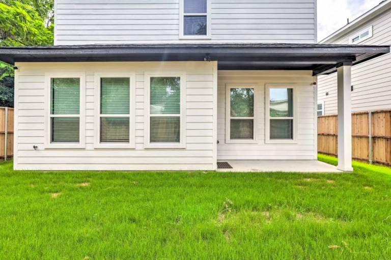 NEW! Chic & Spacious Dallas Getaway, 3 Mi to Dtwn! — photo 3