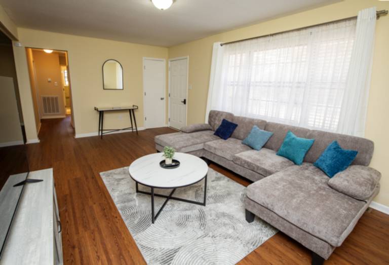 Vacation home with yard | Pets are welcome — photo 3