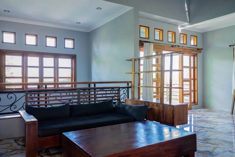 Villa with terrace, yard & private pool — photo 3