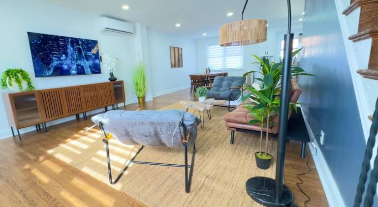 Vacation home with yard & jacuzzi — photo 4