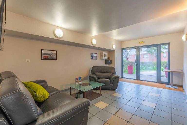 Serviced apartment with garden & terrace | Suitable for remote work | Dogs allowed — photo 4