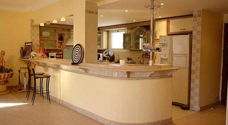 Villa with jacuzzi & pool — photo 4