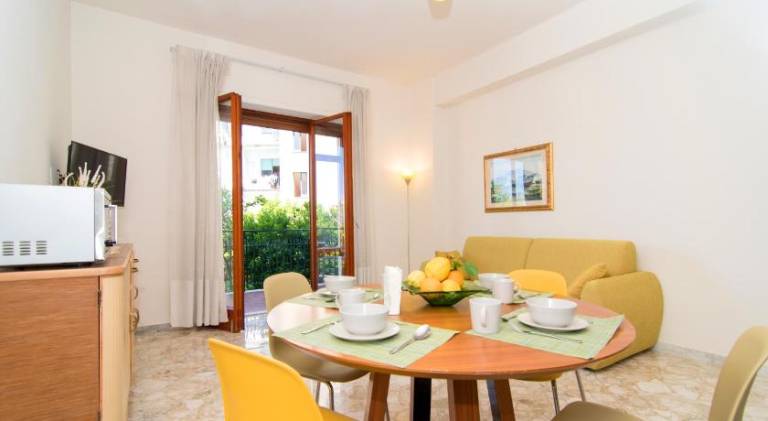 Apartment with 2 rooms for 5 persons in Sorrento