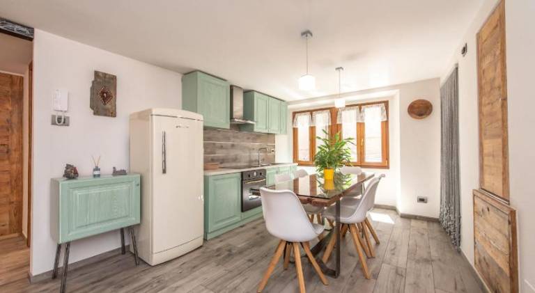 Rental apartment with 2 rooms for 6 persons in Jovencan
