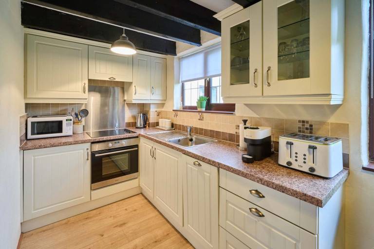 Family-oriented vacation home with garden & pool | Sea view | Pet-friendly — photo 2