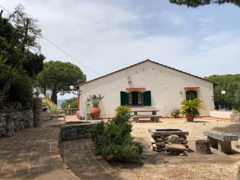 Villa with patio & garden | Sea view — photo 4