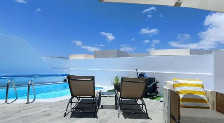 Villa with pool in Yaiza
