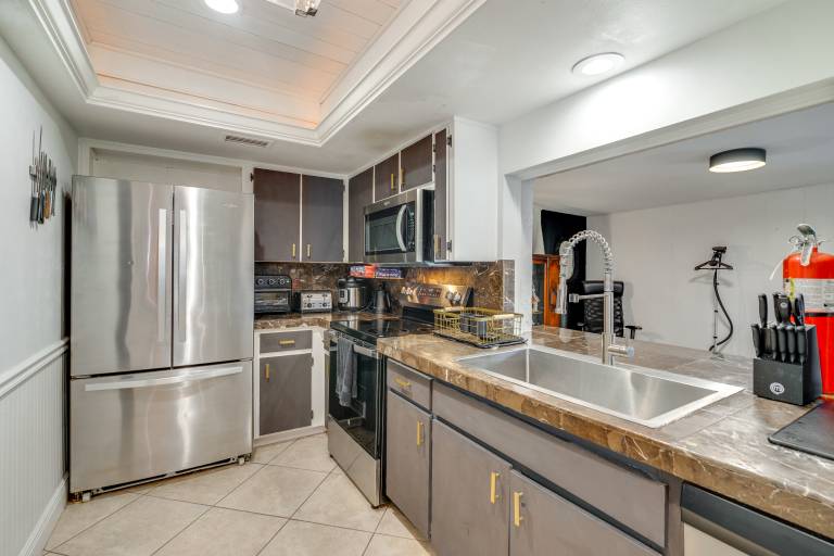 Bike to Dtwn: Home w/ Hot Tub & BBQ in Cape Coral — photo 5