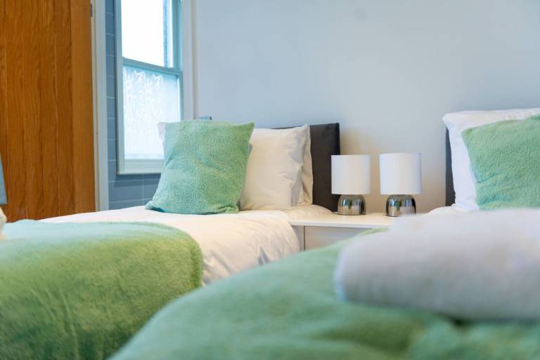 Charlotte House: Central 2BR 2BATH Retreat – Sleeps 6 — photo 4