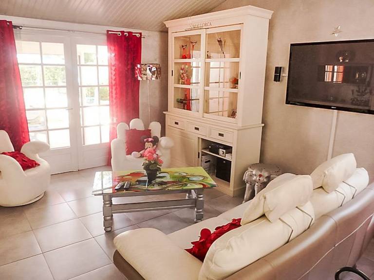 Vacation home with private pool | Beach nearby | Pet-friendly — photo 2
