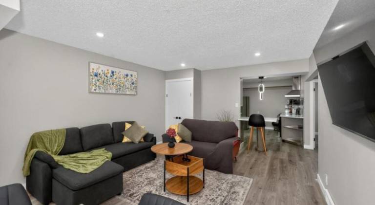 Vacation home | Suitable for remote work in Calgary, AB