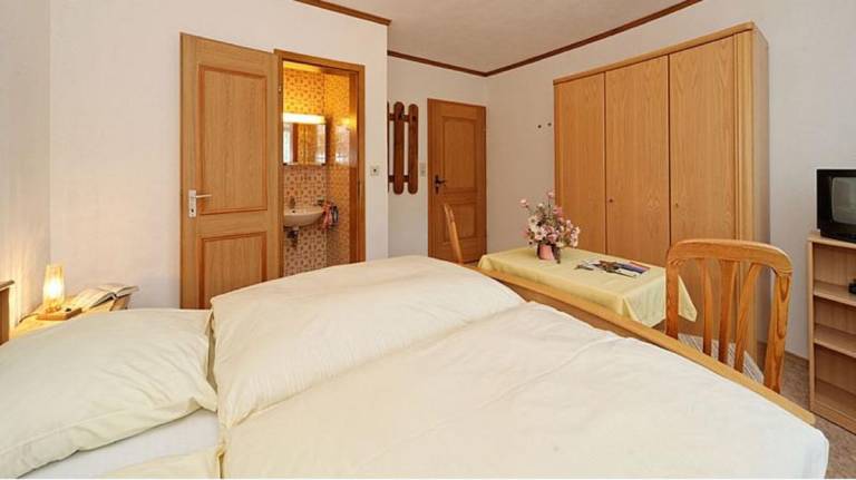 Children-friendly wonderful private room with garden | Mountain view | Pets are welcome — photo 3